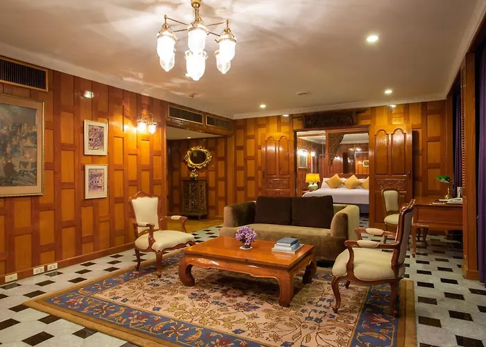 Voco Surawong By Ihg Hotel 5*