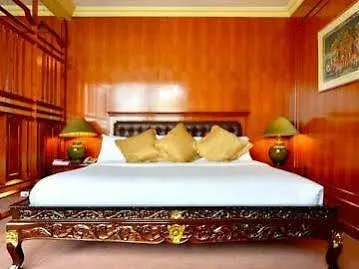 Voco Surawong By Ihg מלון בנגקוק