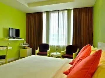 מלון Voco Surawong By Ihg 5*